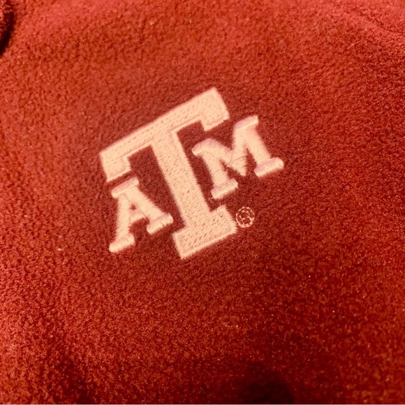 ✨Infants Rivalry Threads Burgundy Sherpa Texas A&M Onesie ✨ - Picture 2 of 2